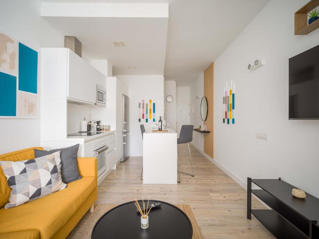 Fantástico estudio con ascensor Playa de Las Canteras BT3c 4