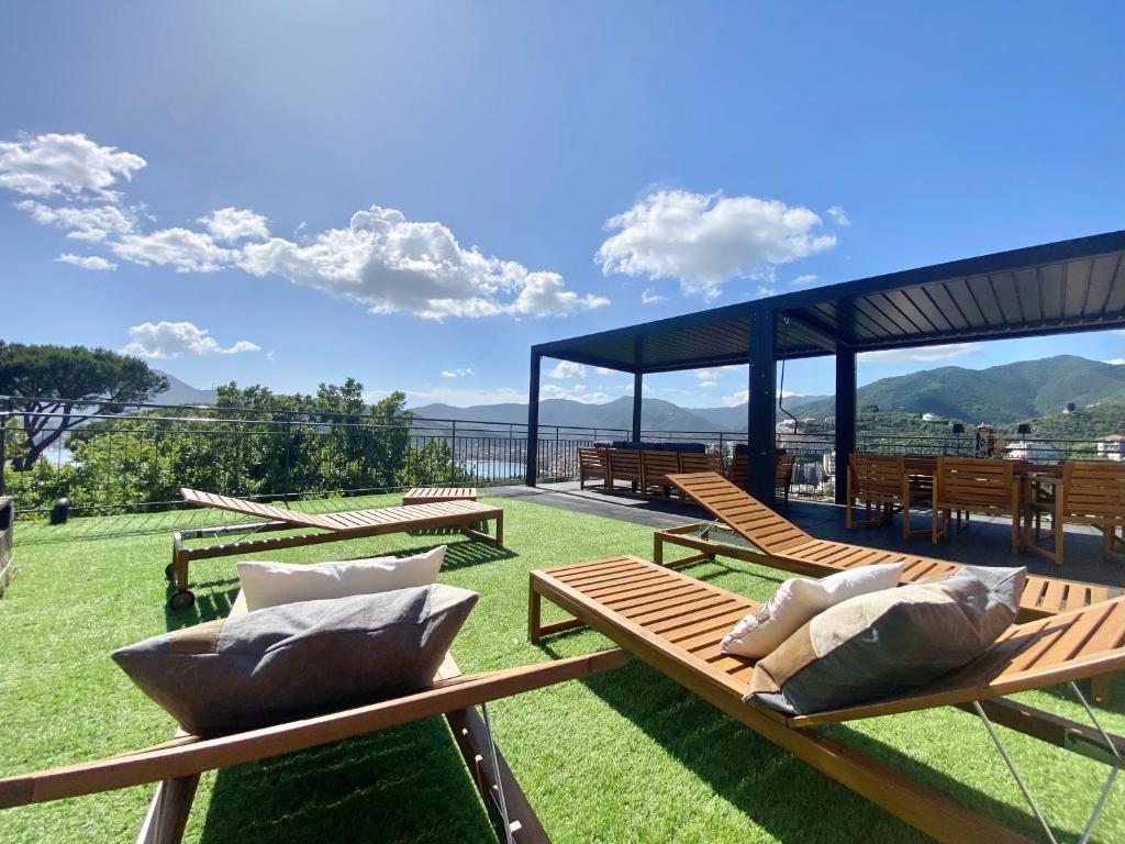 CasaViva - Terrace Apt with Parking in Rapallo 6