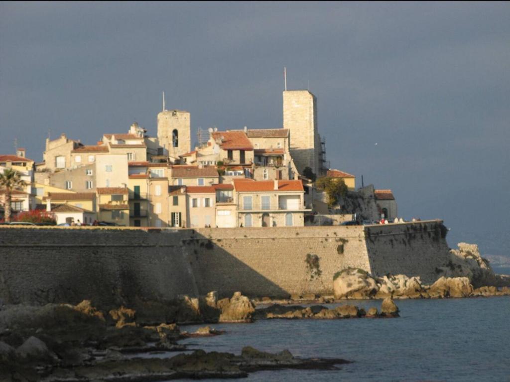 PWS Antibes, Provence-Alpes-Côte-d'azur, Studio 1