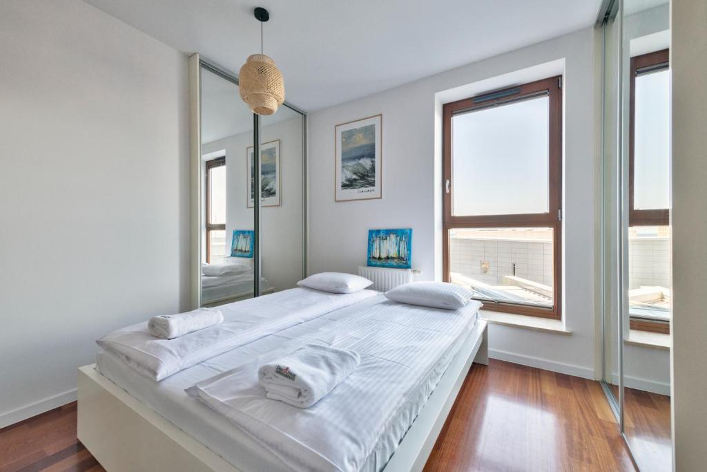 SEA TOWERS Panorama Apartments by Noclegi Renters 4
