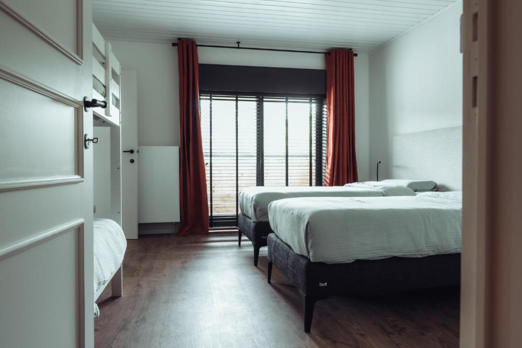 Arrivée - 5-Star Luxury Sports-Inspired Holiday House 5