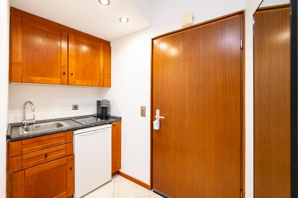 Apartment in der 30. Etage, Tolle Aussicht, Zentral 8