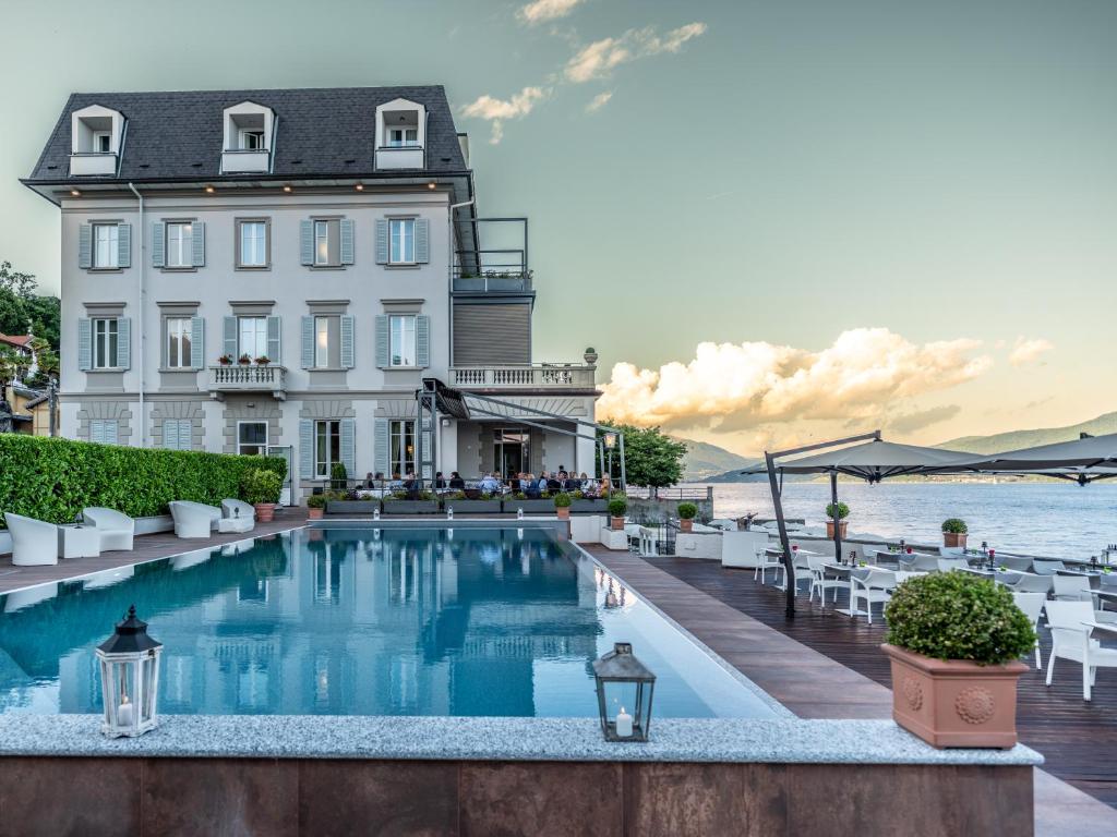 un rendu d'un hôtel avec piscine dans l'établissement Hotel Ghiffa, à Ghiffa