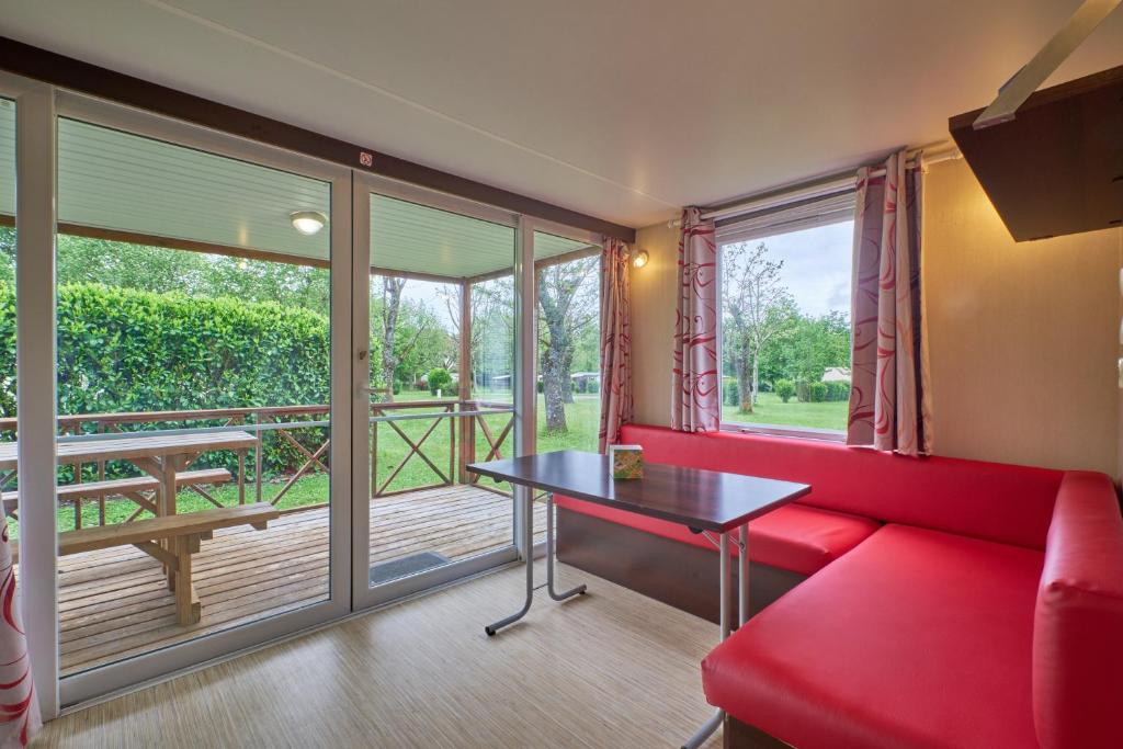 Photo de la galerie de l'établissement Mobil Home 4 personnes 208, à Mens