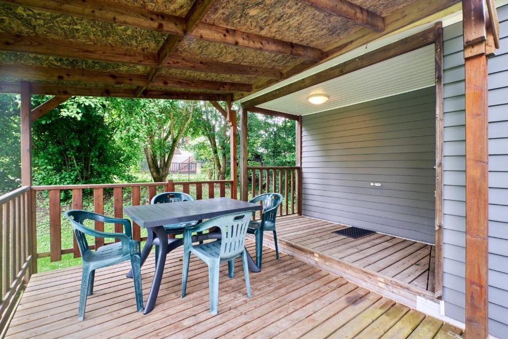 Photo de la galerie de l'établissement Mobil Home 4 personnes 204, à Mens