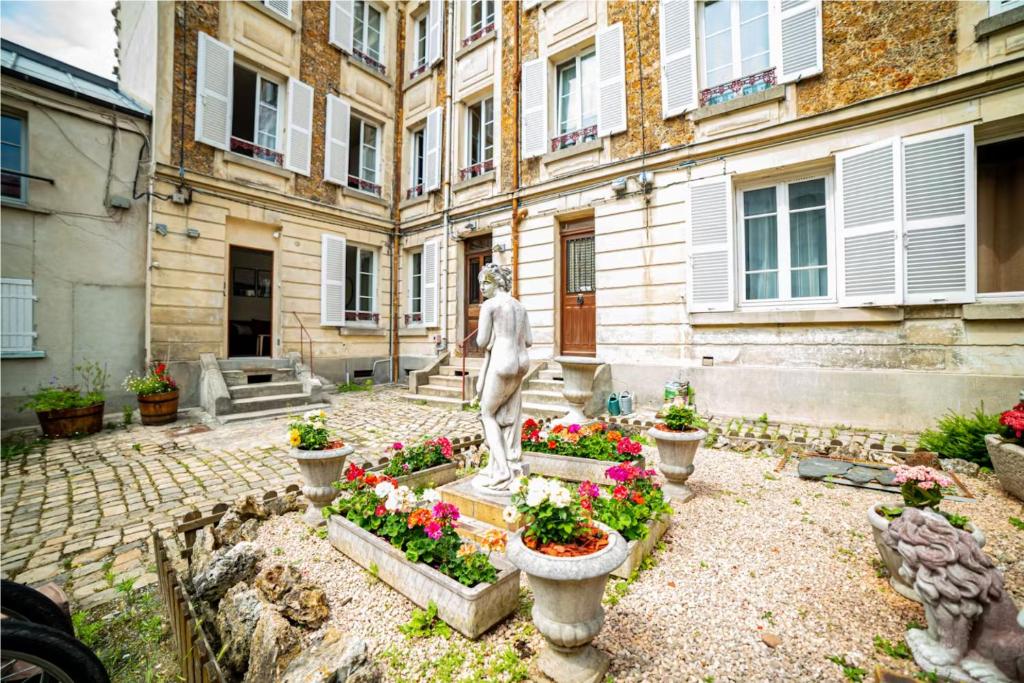 Lovely Apartment Palace of Versailles 8