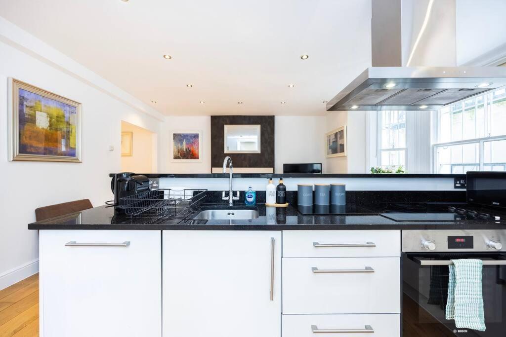 Smart Kensington Retreat 2BR 4