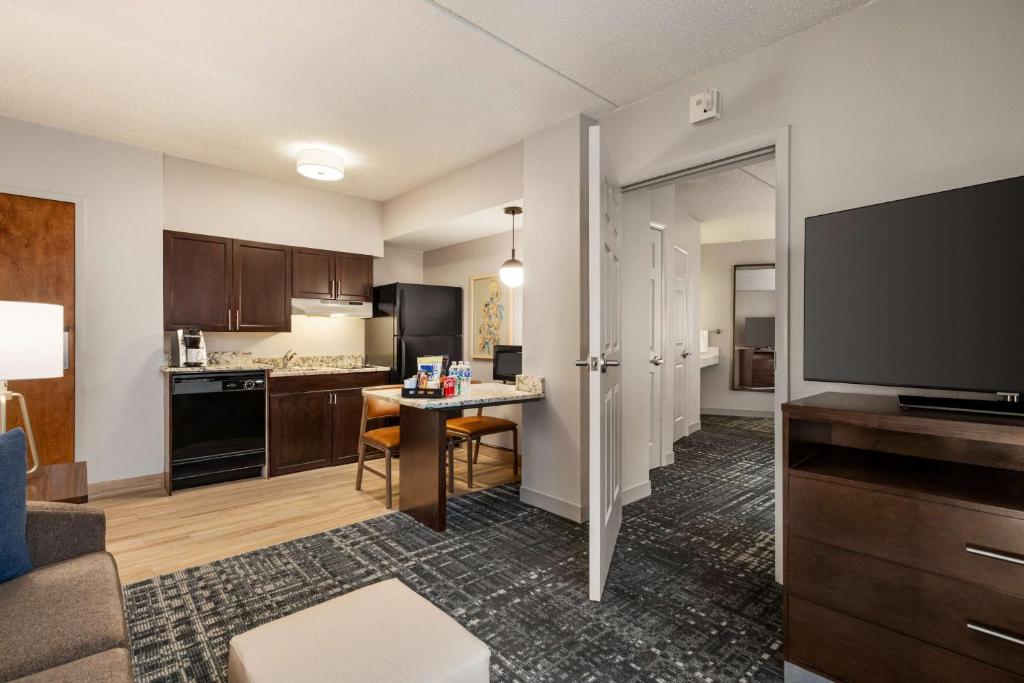 Homewood Suites by Hilton Washington, D.C. Downtown Image