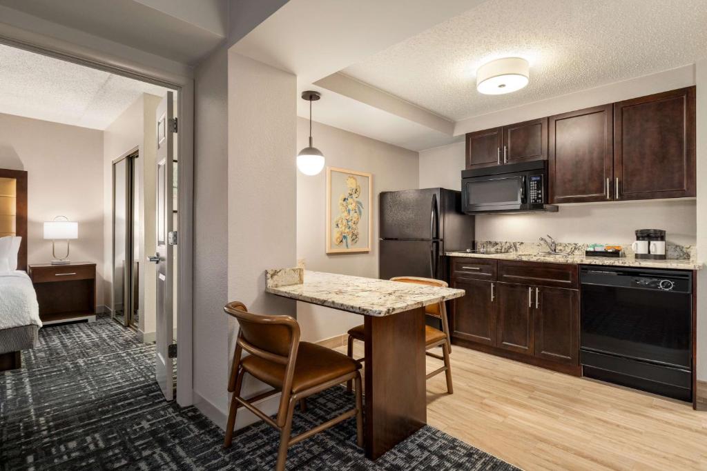 Homewood Suites by Hilton Washington, D.C. Downtown Image