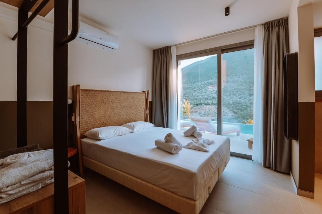 Luxury Villas Theros with private pools 2