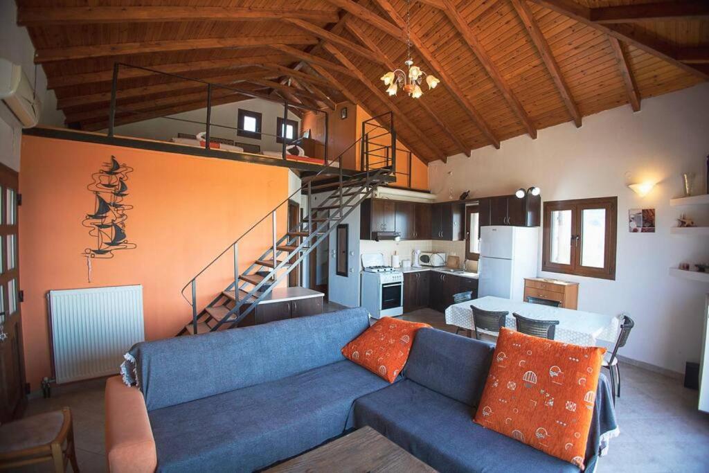 Foula House in Magnisia 8