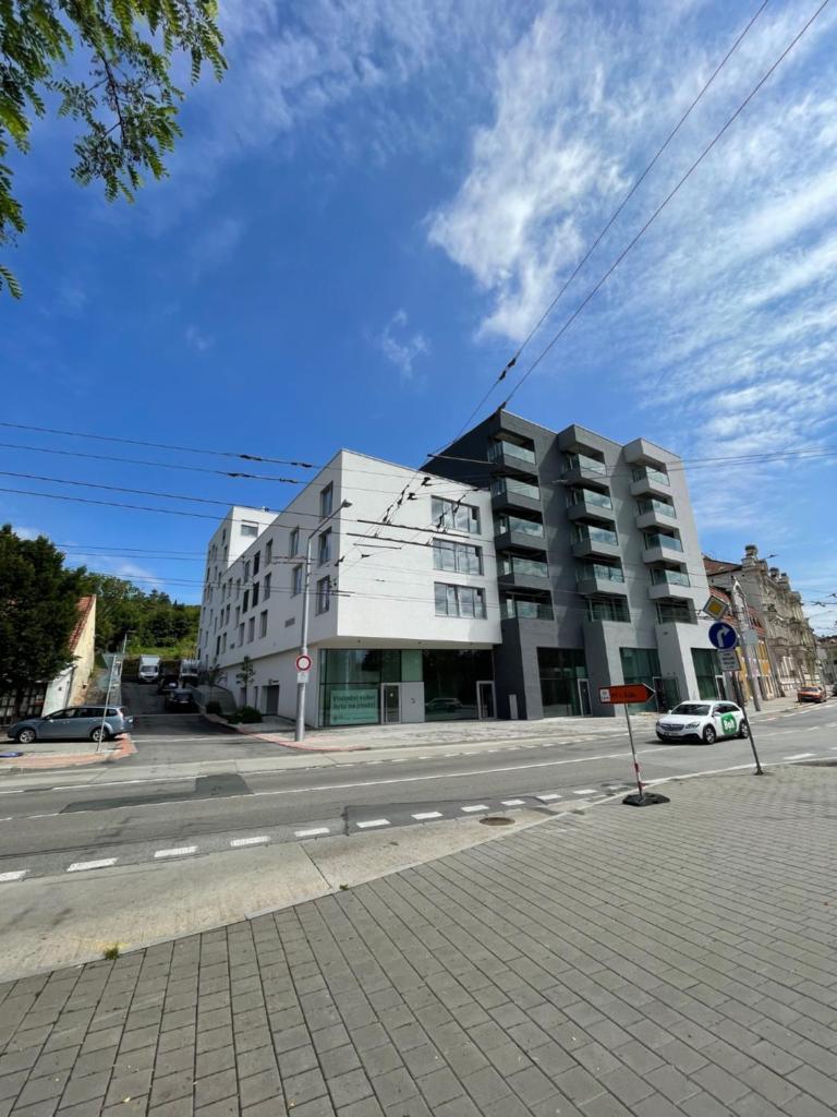 H52 Apartments 5