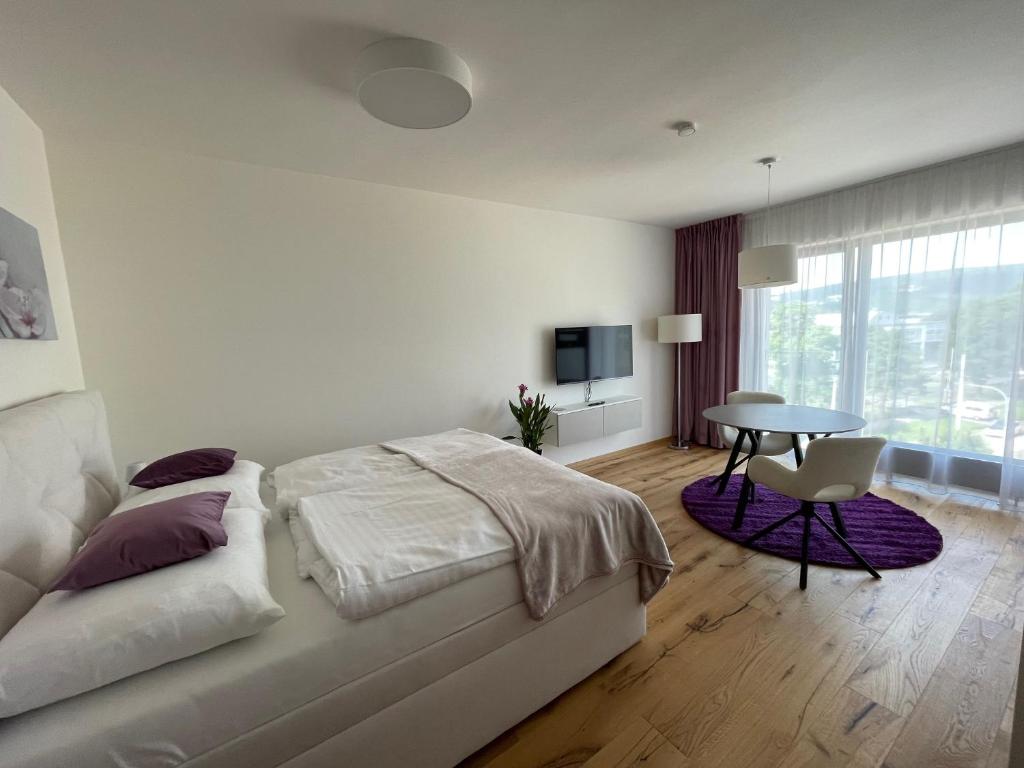 H52 Apartments 2