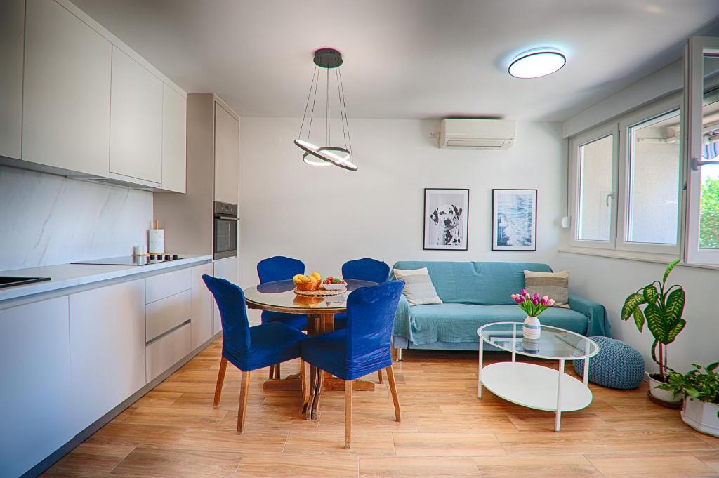 Apartment A&A