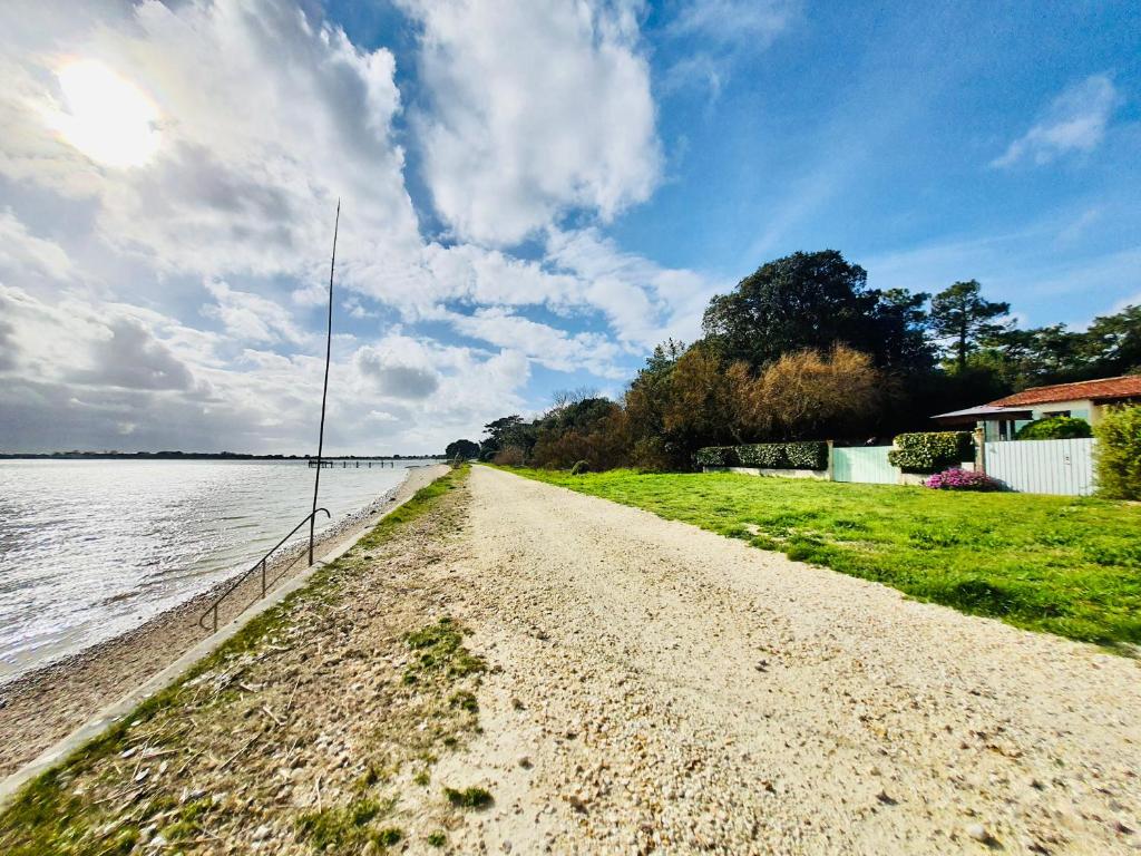 Pavillon Les Pieds dans l'eau Vue mer -Ile d'Aix 2