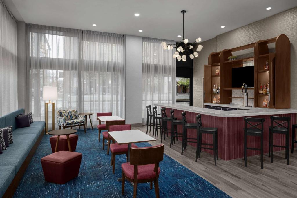 Hampton Inn Cleveland-Downtown Image