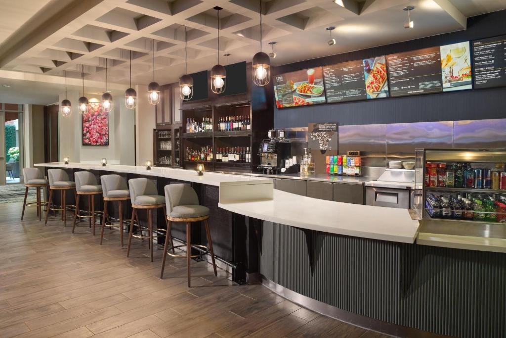 Courtyard by Marriott Washington, D.C./Foggy Bottom Image