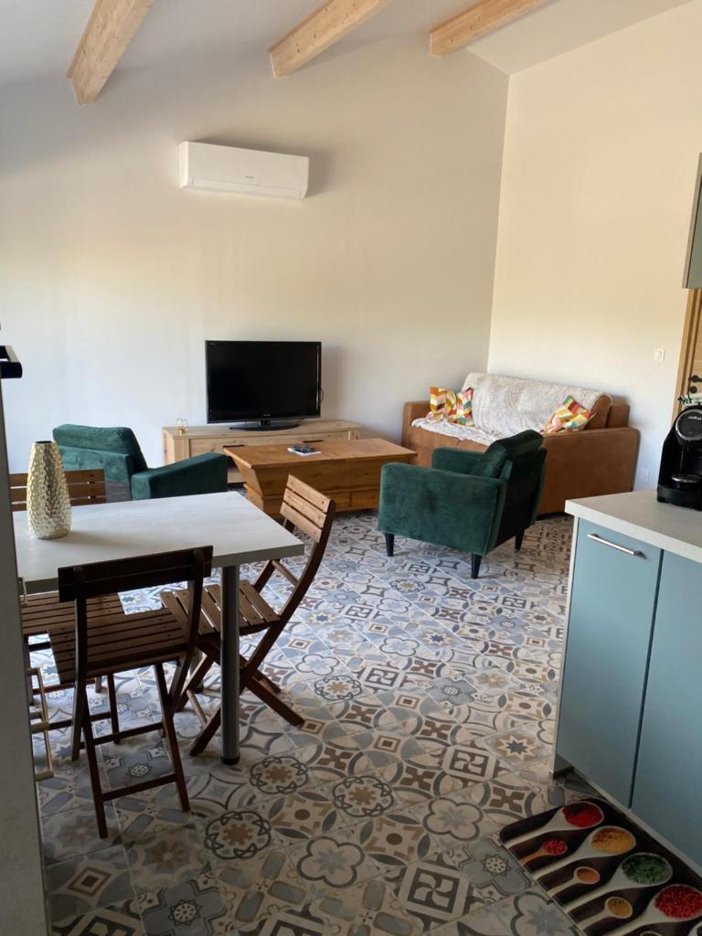 Villa 8