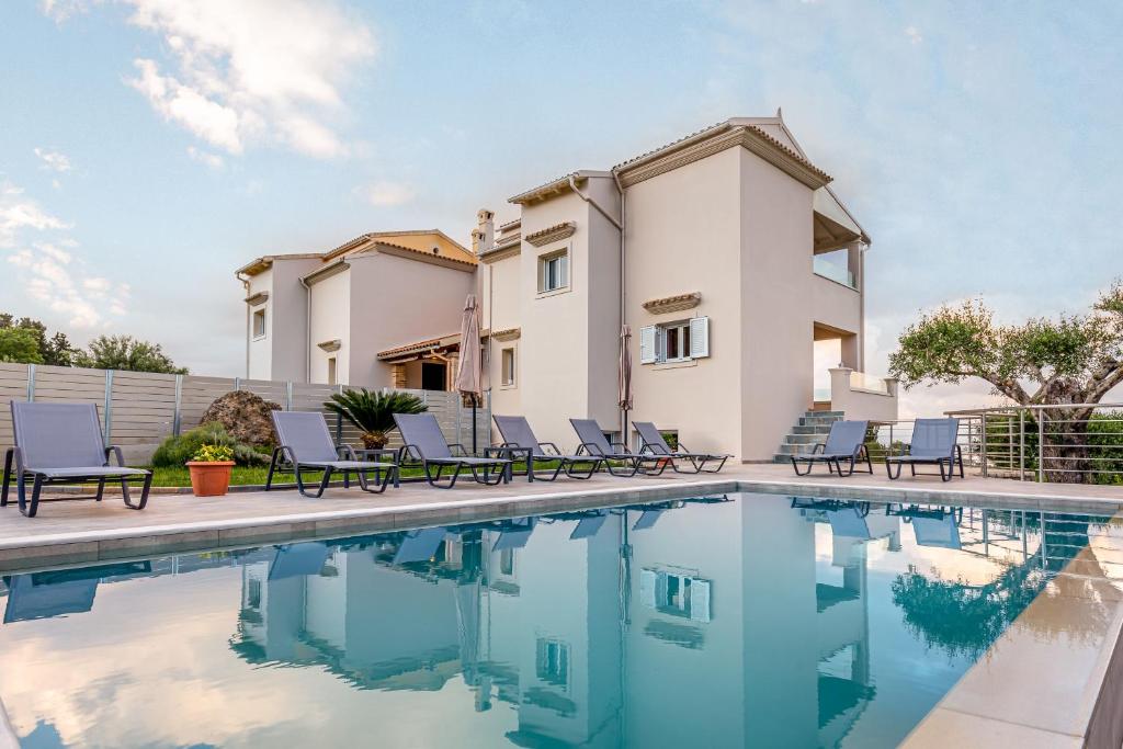 Avgi Villa - Avra House With Shared Pool By Filoxenia Villas 1