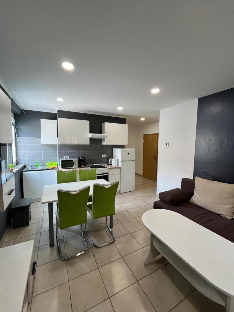 Apartman Luna&Kiara with private parking 2