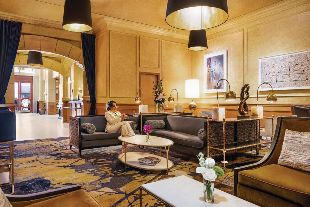 Executive Hotel Le Soleil New York Image