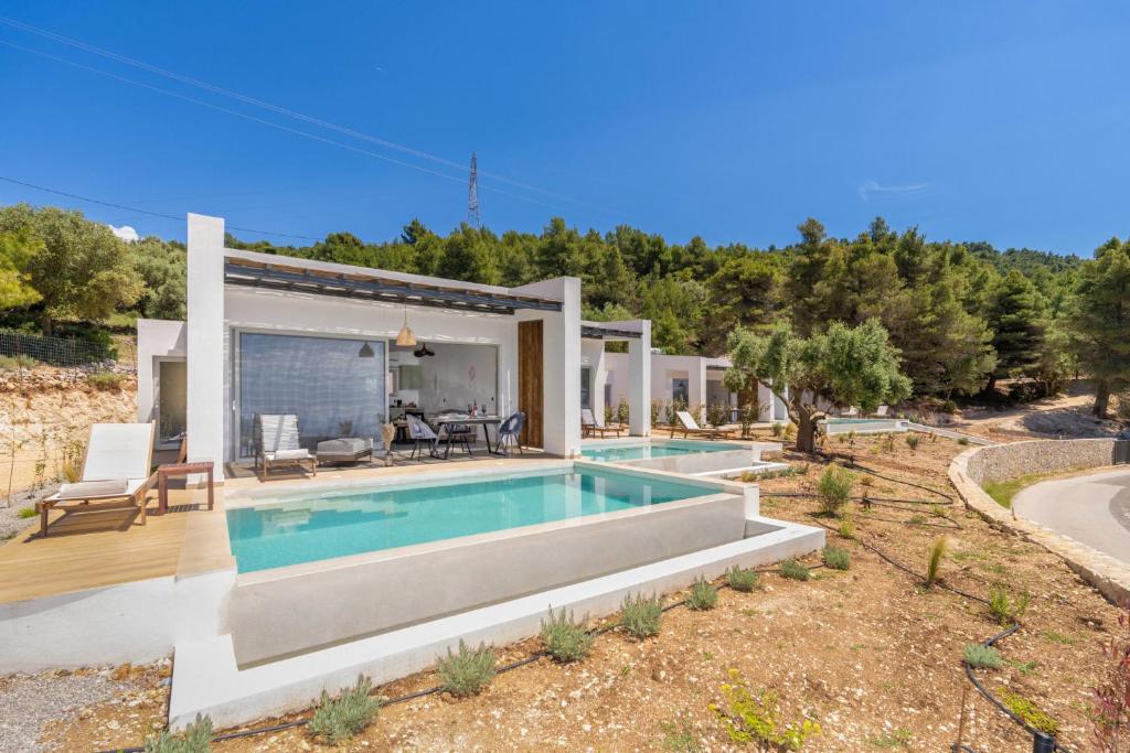 Mellamare Luxury Suites 1