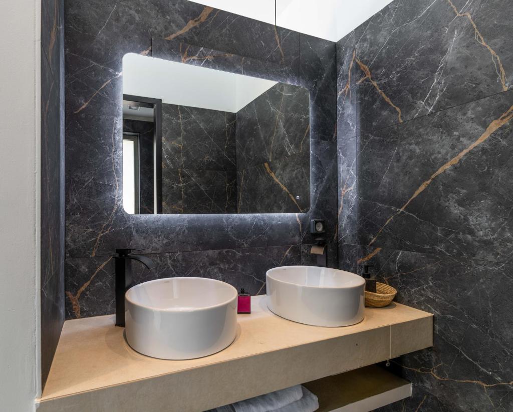 Mellamare Luxury Suites 8