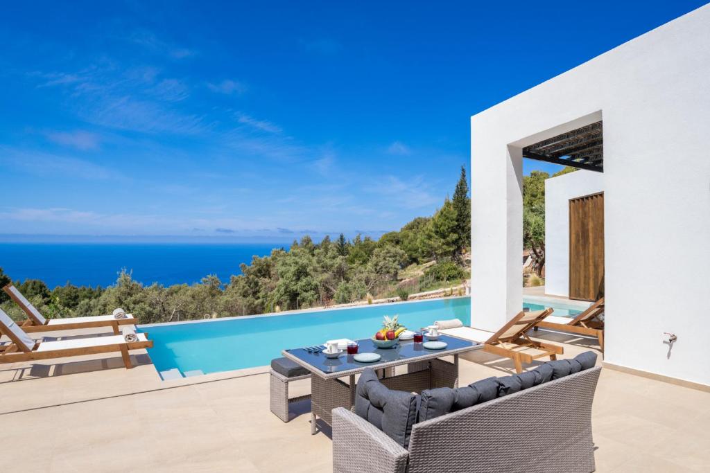 Mellamare Luxury Suites 6