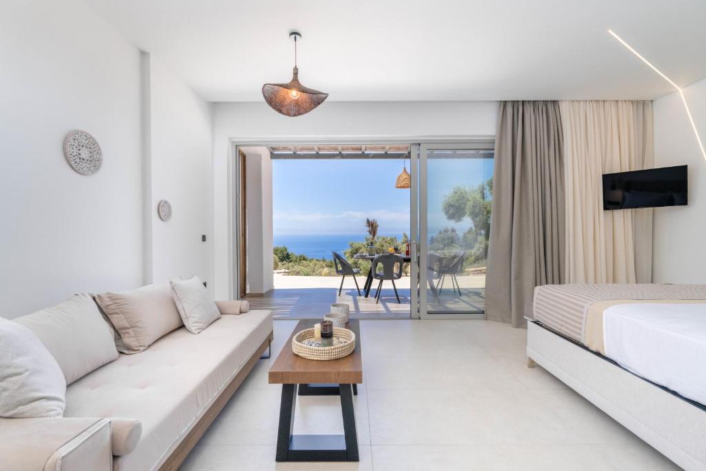 Mellamare Luxury Suites 2