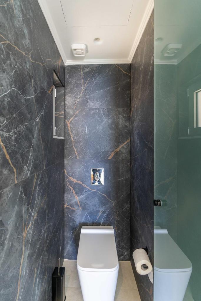 Mellamare Luxury Suites 3