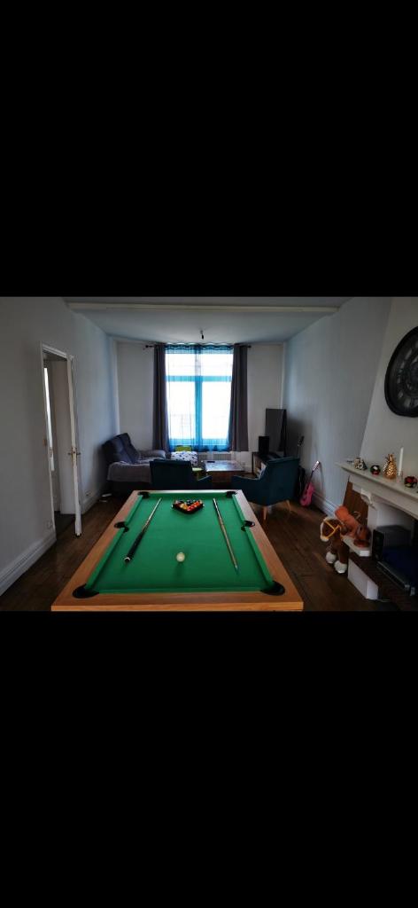 Grande maison tout confort, billard et spa -en saison 8