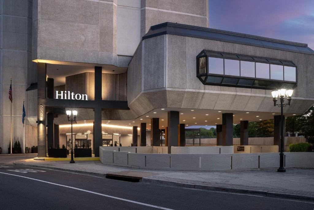 Hilton Arlington National Landing Image