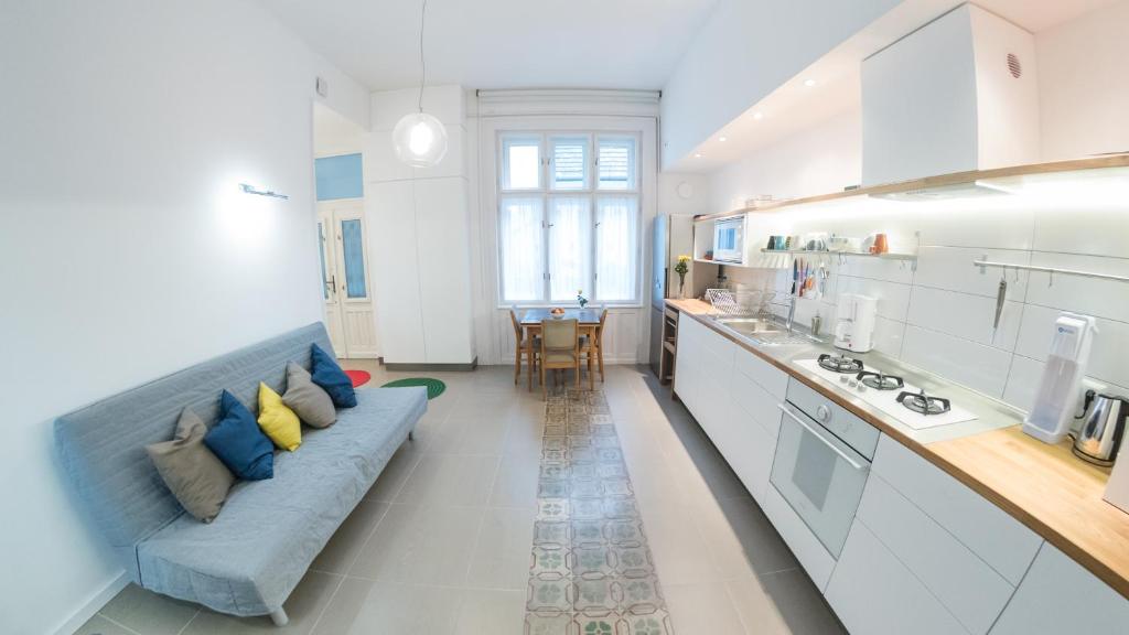 NewSunny Apartment at the BudaCastle 4