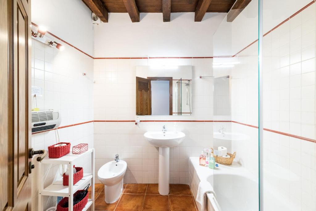 El Rey Zagal apartament Casa Siglo XVI pleno Centro Granada 3