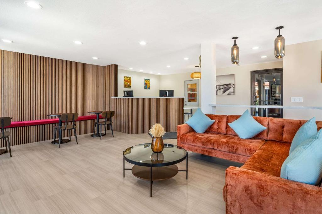 La Luna Inn, Ascend Hotel Collection Image