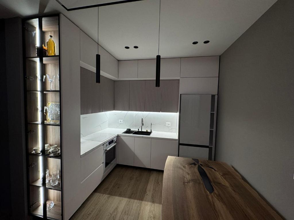 M&E Home 4