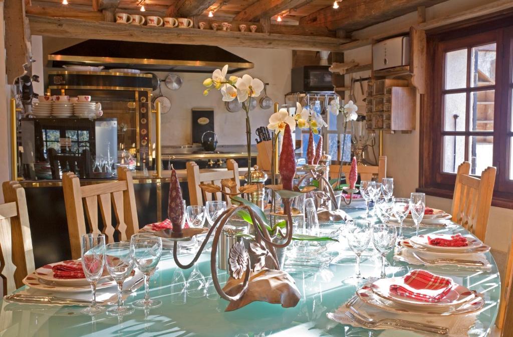 Hôtel Les Chalets de Philippe avec Jacuzzis Privatifs 3