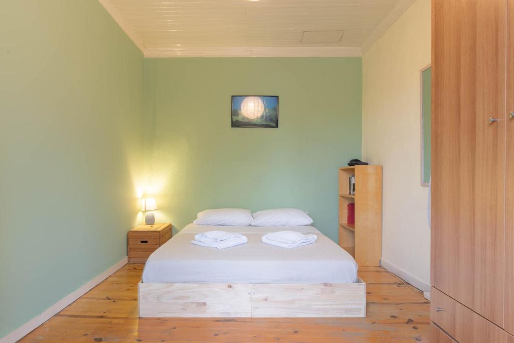 Nerida's-Traditional 3 BR Townhouse-BBQ-View 8