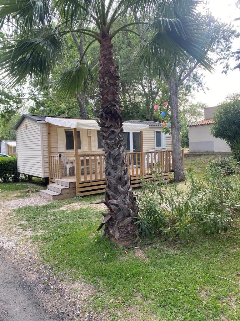 Photo de la galerie de l'établissement Mobil-home camping 3 étoiles 6 couchages climatisé avec piscine chauffée, à Agde