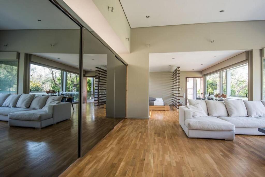 Studio Rio Unique space with garden and garage 3