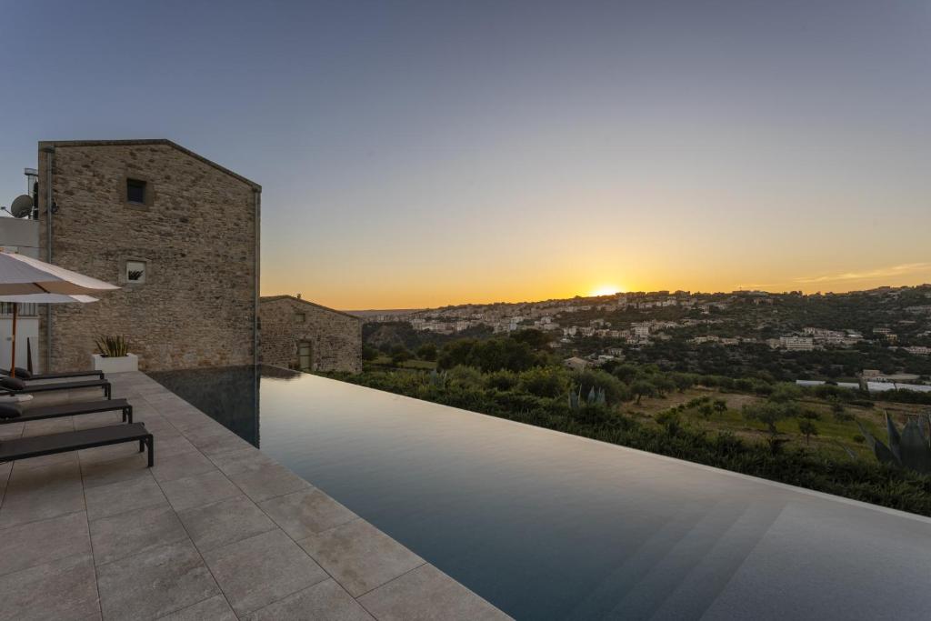 Corten House - IsulaTravel