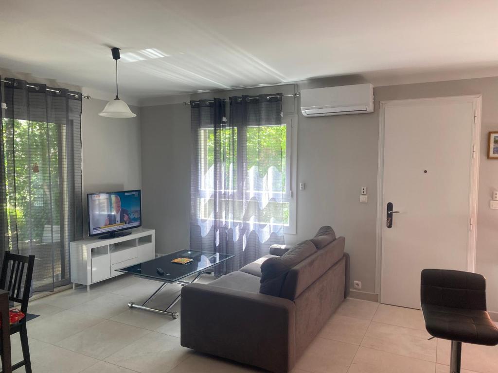 Rez de villa Grand T2 proche plage Marvivo-Sablettes 5