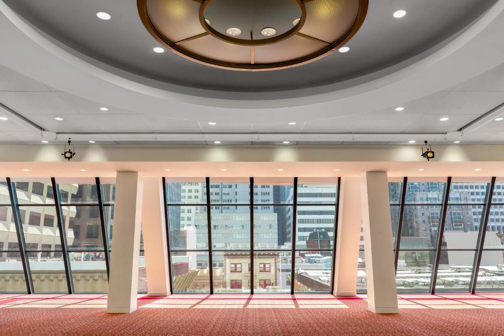 Hilton San Francisco Financial District Image