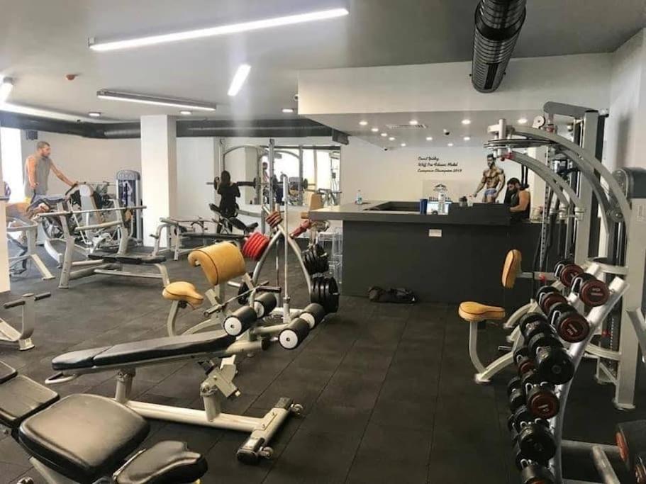 City Centre Luxury Residence with Pool near Dunya IVF & Beach 6