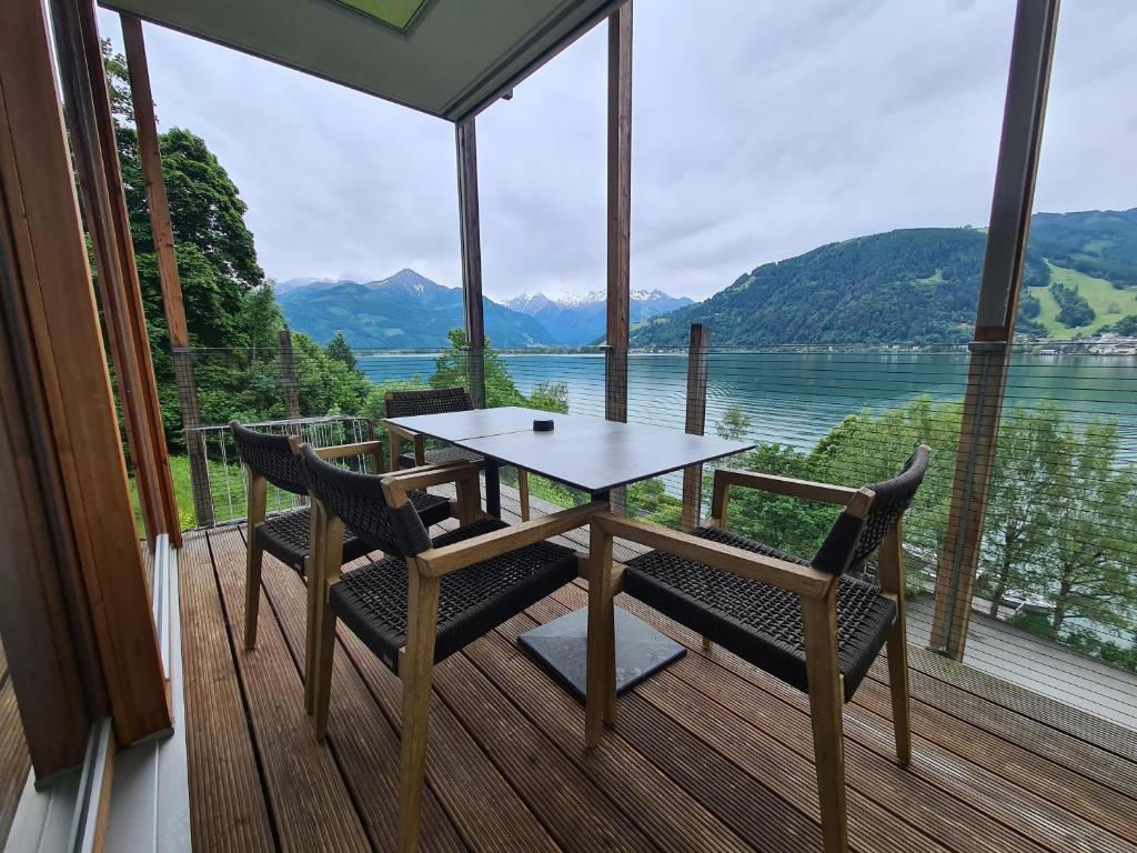 Bellevue Residences - Luxurious Lakeside Apartments 3
