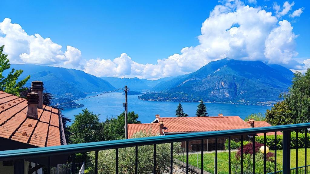 Blu dipinto di blu - Como Lake View - Perledo 1