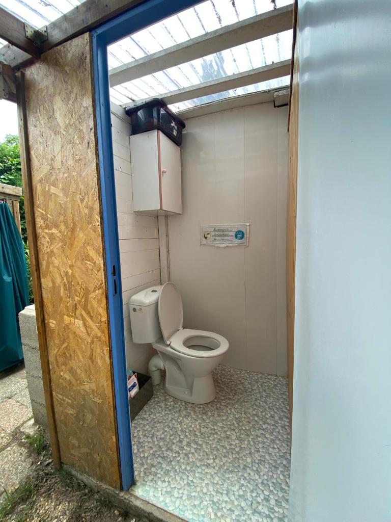Photo de la galerie de l'établissement Terrain de loisirs avec mobilhome proche de la plage - V0824, à Vias