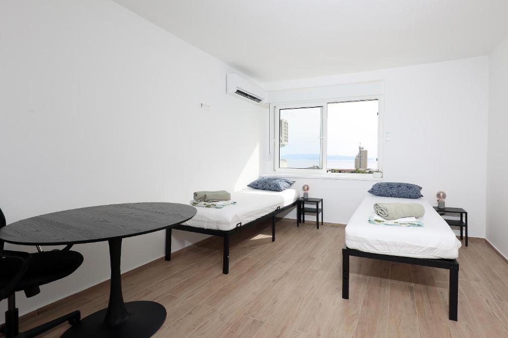 MODERN Flat MORE 6