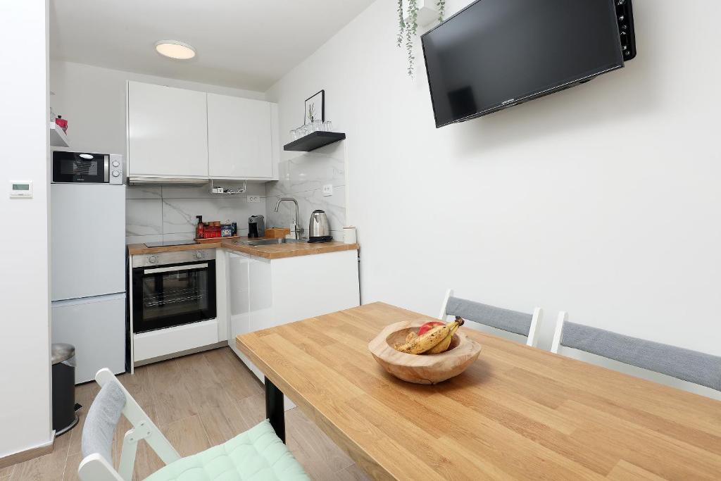 MODERN Flat MORE 8