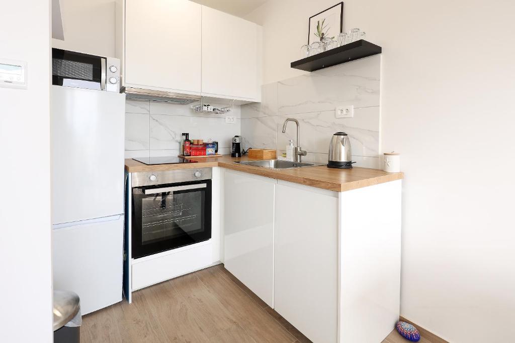 MODERN Flat MORE 4